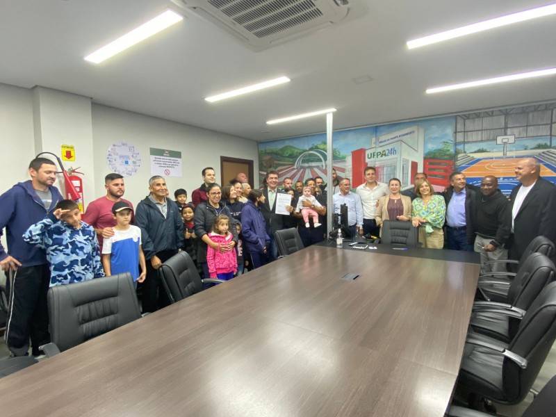 Prefeito Clésio Salvaro assina ordens de serviço de mais de R$ 7,5 milhões — foto 2