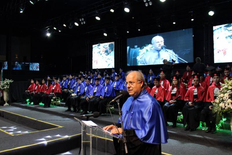 Formatura UniSatc celebra conquista de acadêmicos e traz homenagens — foto 1
