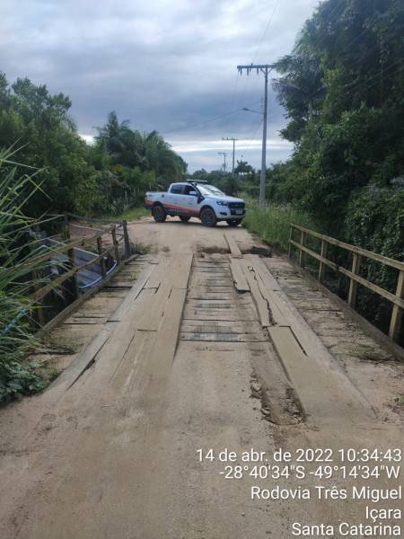 Ponte entre Içara e Morro da Fumaça é interditada após ceder na manhã desta quinta-feira — foto 2