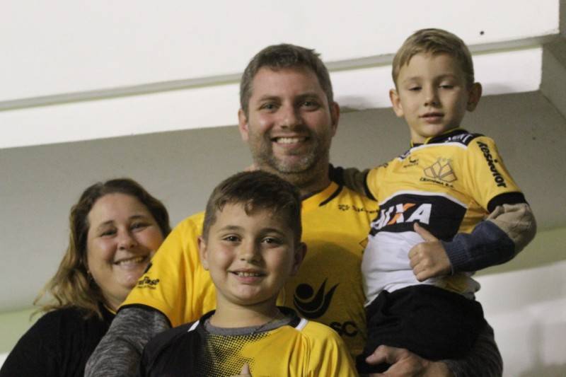 Torcida carvoeira mata a saudade do Tigre e é recompensada com vitória na estreia da Série B — foto 1