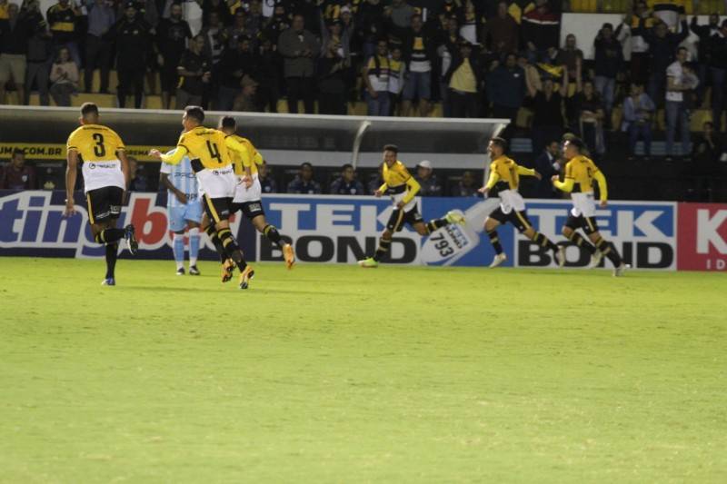 Com gol de Marquinhos Gabriel, Criciúma estreia com vitória sobre o Londrina — foto 2