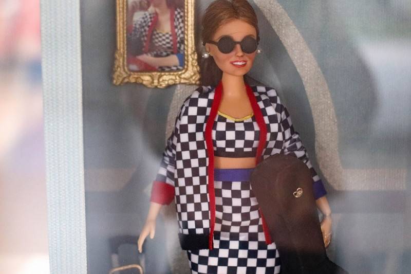 Criciúma Shopping recebe exposição 'As Barbies de Vânio Tomé' — foto 1