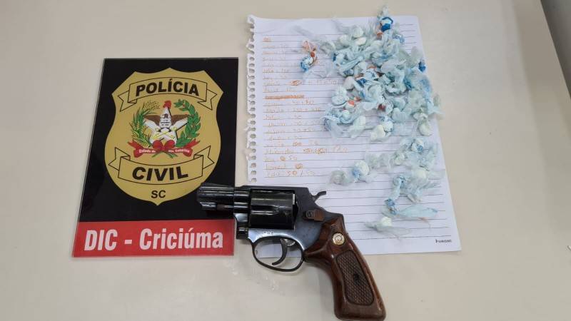 DIC de Criciúma cumpre mandados de busca em residências e prende acusado de ser traficante — foto 1