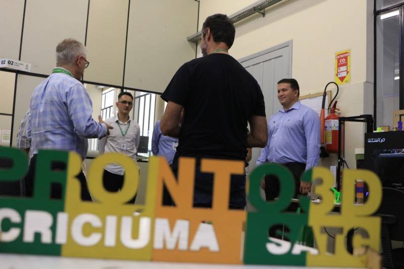 Equipe do Ministério de Ciência e Tecnologia conhece projetos da UniSatc — foto 1