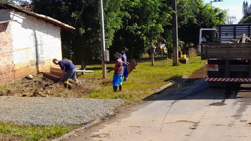 Forquilhinha começa a vistoriar os estragos causados pelas chuvas — foto 2
