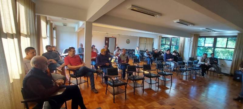 Produtores participaram de curso de piscicultura básica em Araranguá — foto 1