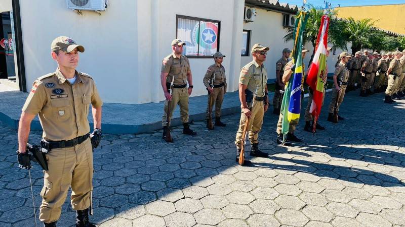 Solenidade de comemoração dos 187 anos da PMSC tem promoções e condecorações em Tubarão — foto 1