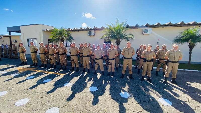 Solenidade de comemoração dos 187 anos da PMSC tem promoções e condecorações em Tubarão — foto 3