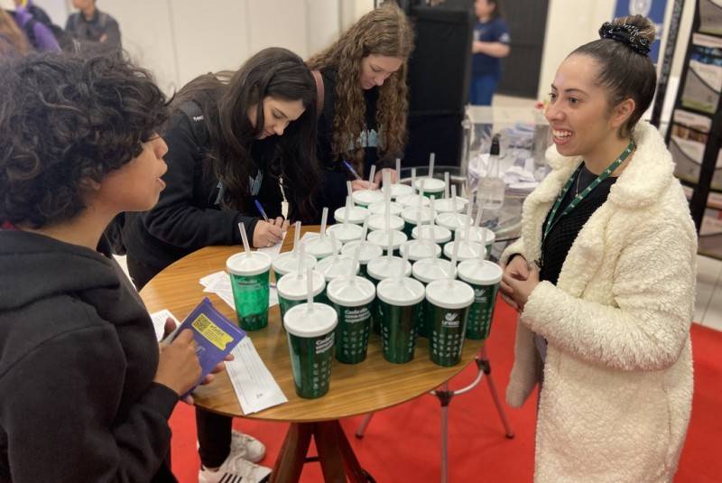 Unesc leva oportunidades à Feira de Profissões na Amesc — foto 2
