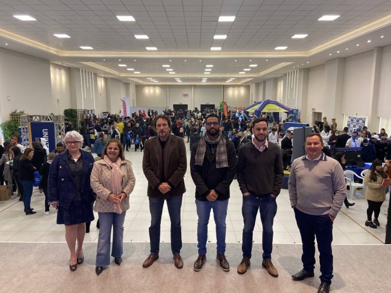 Unesc leva oportunidades à Feira de Profissões na Amesc — foto 5