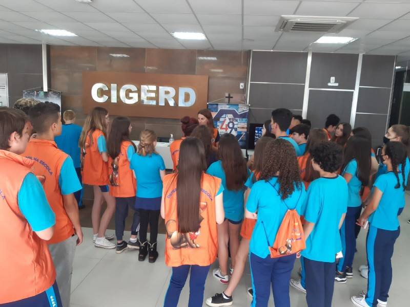 Alunos de Morro da Fumaça visitam Centro Integrado de Gerenciamento de Riscos e Desastres na Capital — foto 2