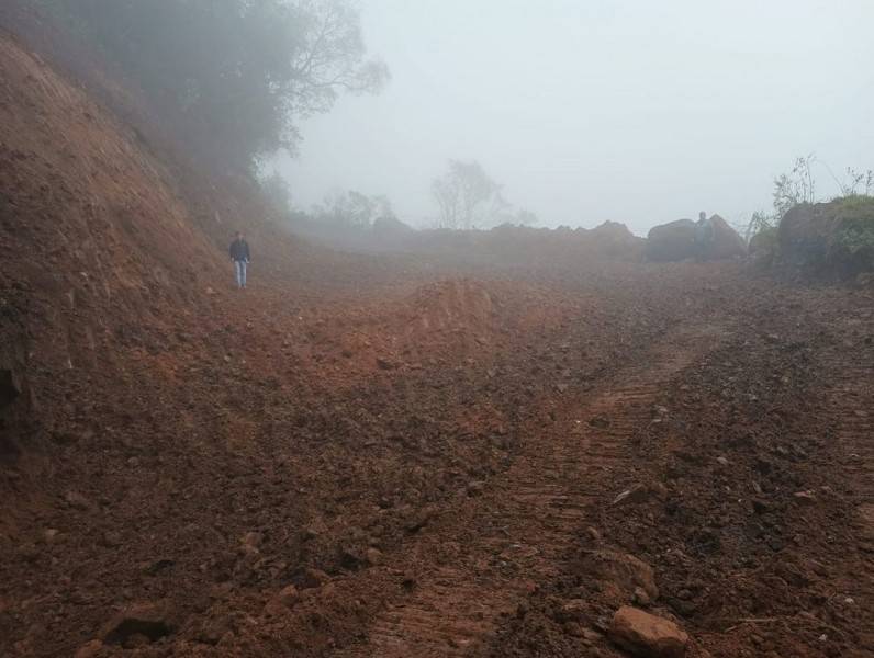 Estado segue removendo pedras que ameaçam cair na Serra do Corvo Branco; confira a galeria de fotos — foto 2