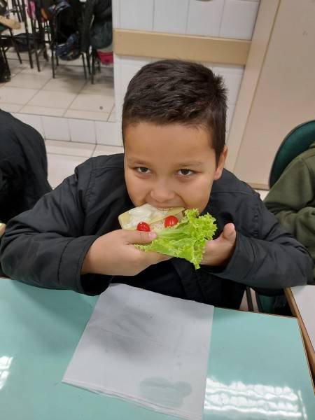 Alunos do Colégio Satc viram chefes por um dia em aula de culinária — foto 1