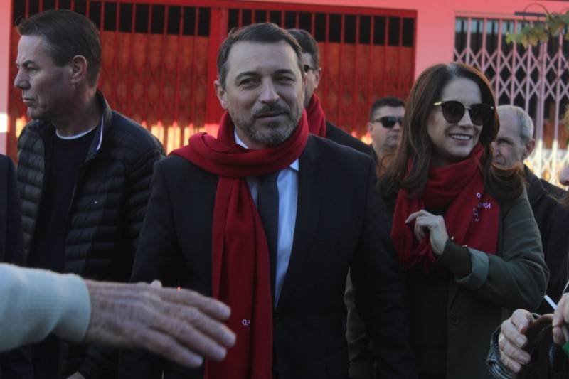 Com a presença do governador Carlos Moisés, mais de 30 famílias desfilam em Nova Veneza — foto 1