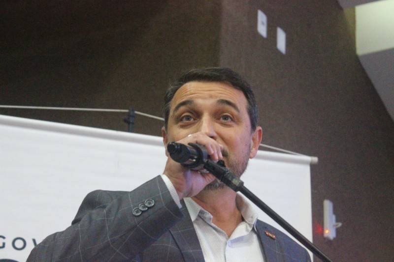 Com recursos para obras de infraestrutura, Carlos Moisés visita Içara — foto 1