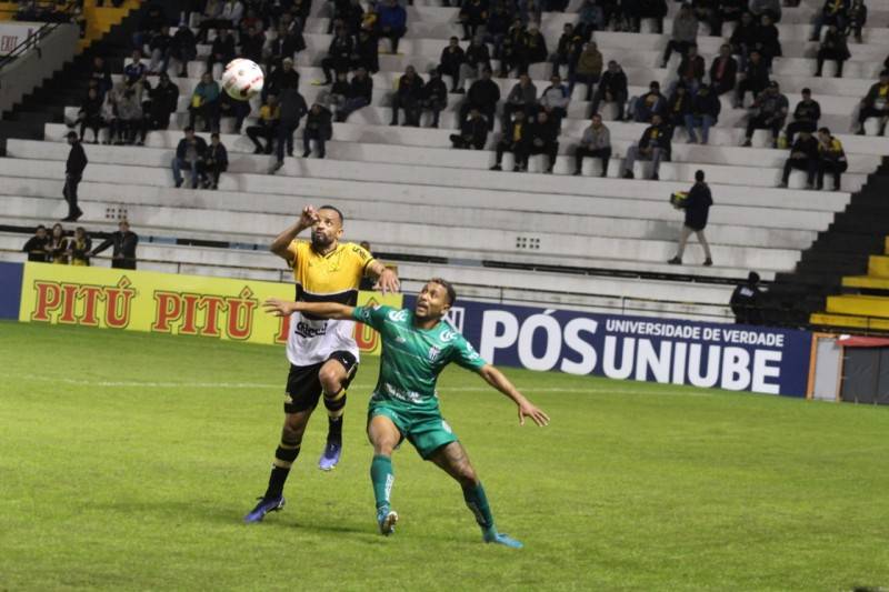 Criciúma vence o Metropolitano e assume a liderança do Campeonato Catarinense — foto 2