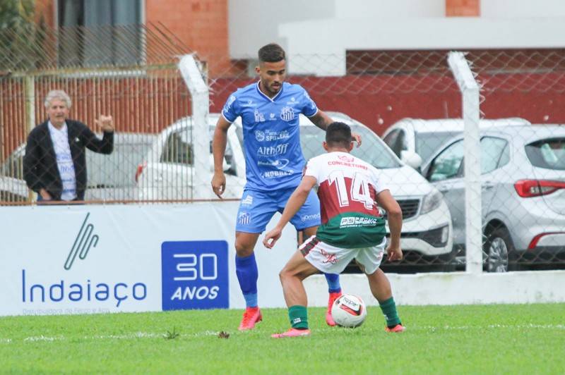 Caravaggio sai na frente, mas sofre virada do Blumenau — foto 1