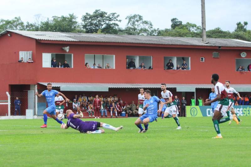 Caravaggio sai na frente, mas sofre virada do Blumenau — foto 5