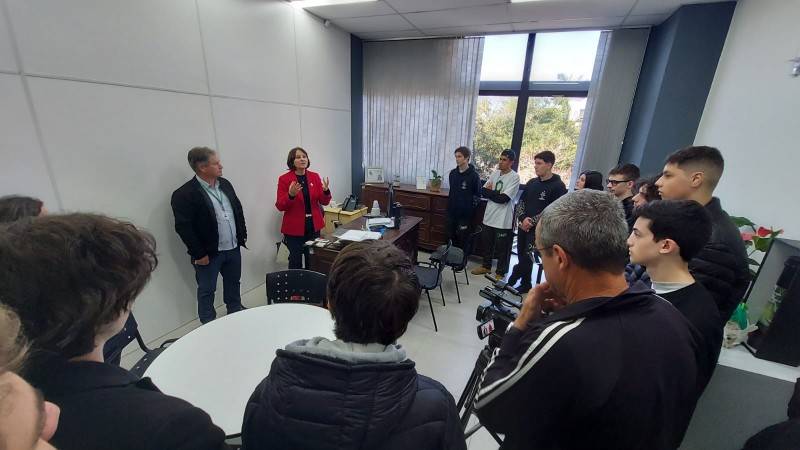 Alunos da Satc recuperam computadores de escolas públicas de Içara — foto 2