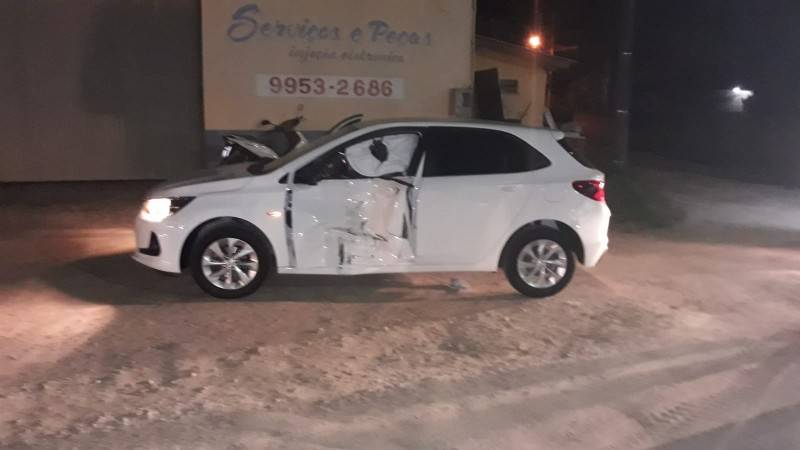 Adolescente que dirigia motocicleta fica gravemente ferido após acidente — foto 1