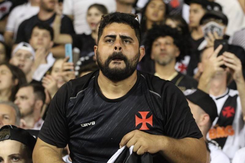 Torcida do Vasco vibra com triunfo diante do Tigre — foto 1