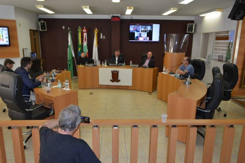 Legislativo de Urussanga ouve testemunhas de acusação no processo que investiga prefeito — foto 1