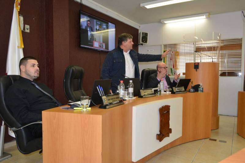 Legislativo de Urussanga ouve testemunhas de acusação no processo que investiga prefeito — foto 2
