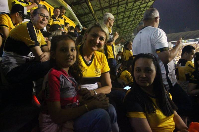 Quase 12 mil torcedores comemoram a vitória do Criciúma sobre o CSA — foto 13