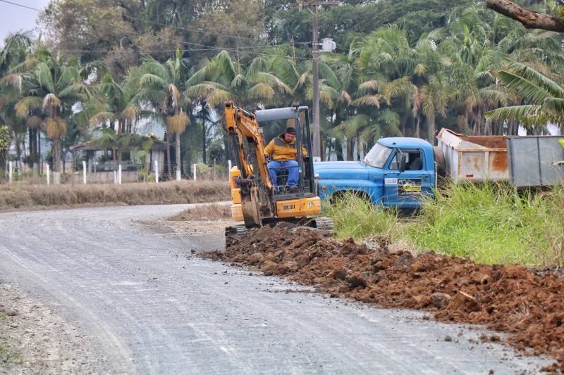 Prefeitura instala mais de 5 mil metros de tubulação de água — foto 1
