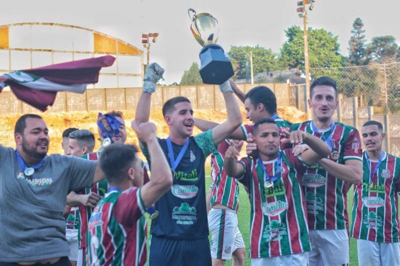 São Bento Baixo levanta a taça do municipal de Nova Veneza — foto 3