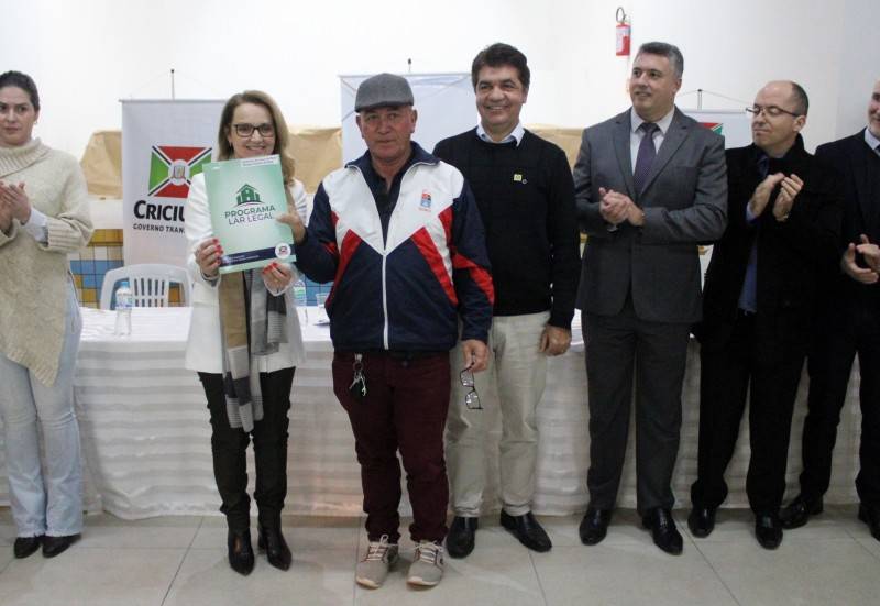 Governo de Criciúma entrega escrituras no bairro Quarta Linha — foto 2