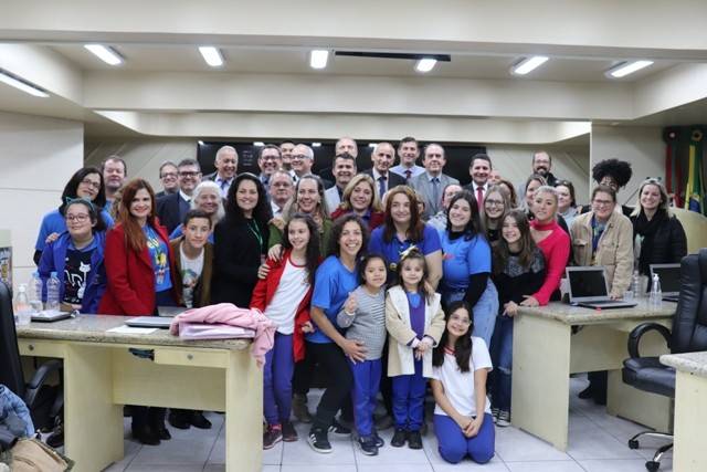 Legislativo de Criciúma aprova projeto que 'eterniza' Escola Polo de Surdos — foto 1