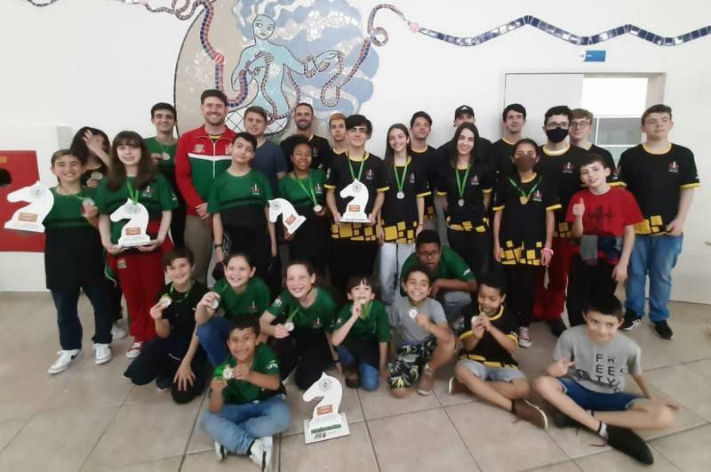 Atletas criciumenses conquistam pódio e mais de 15 medalhas no Aberto SC de Xadrez Rápido — foto 1