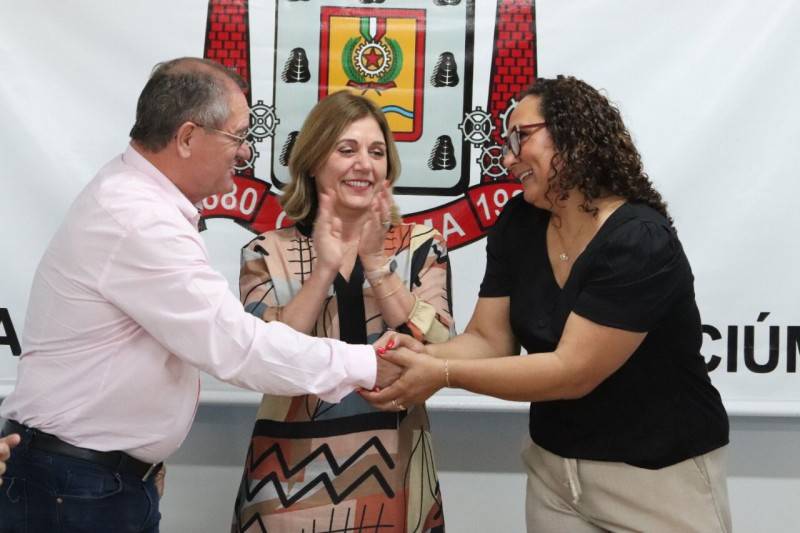Representatividade feminina: vereadora Sandra Jorge toma posse na Câmara de Criciúma — foto 2