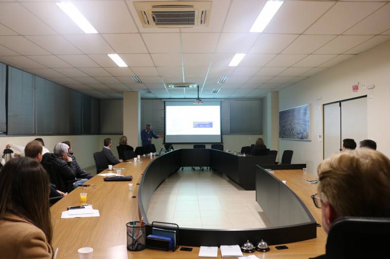 Desempenho do setor cerâmico é detalhado em reunião na Acic — foto 1
