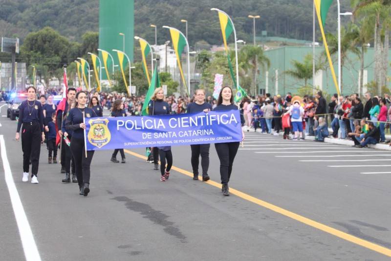 Bicentenário da Independência: com 80 instituições, desfile cívico de Criciúma é realizado na Rua da Gente — foto 120