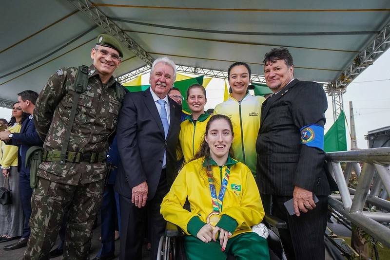 Em Florianópolis, governador em exercício acompanha o desfile de 7 de setembro — foto 2