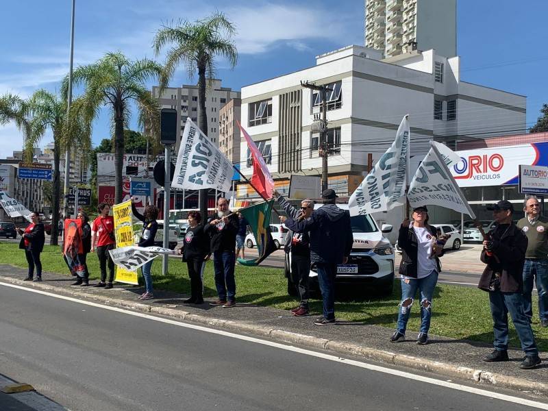 Manifestantes protestam contra o governo Bolsonaro — foto 1