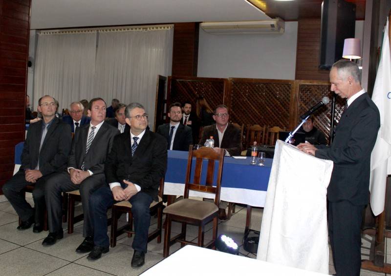 Diretoria do Sindicato das indústrias plásticas do Sul empossada para nova gestão — foto 2