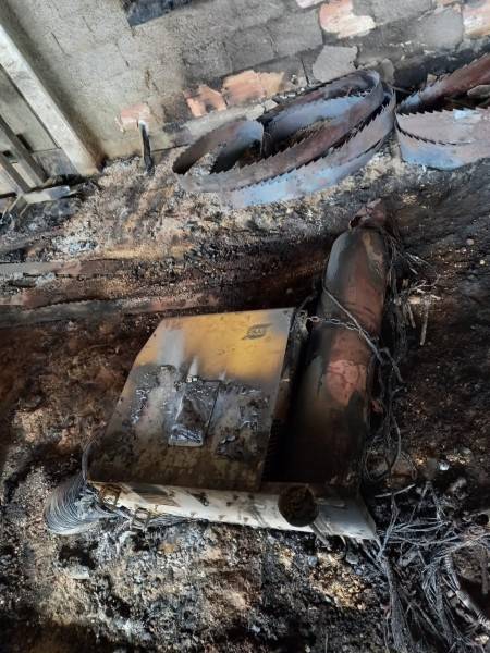 Serraria é atingida por incêndio em Içara — foto 1