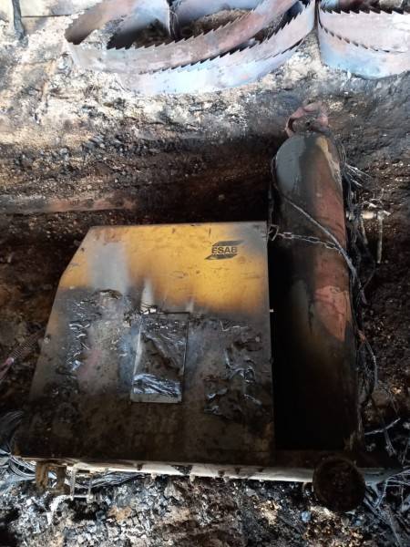 Serraria é atingida por incêndio em Içara — foto 3