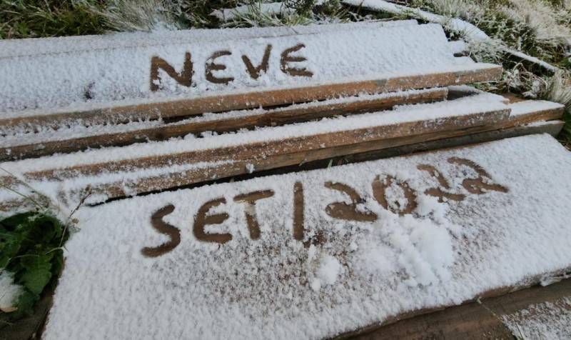 Após nove anos, volta a nevar na serra no período da primavera — foto 1