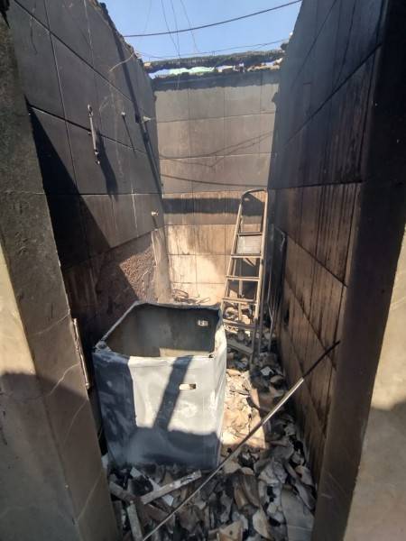 Vídeo: incêndio atinge 14 apartamentos em Orleans; uma pessoa foi resgatada da edificação — foto 3