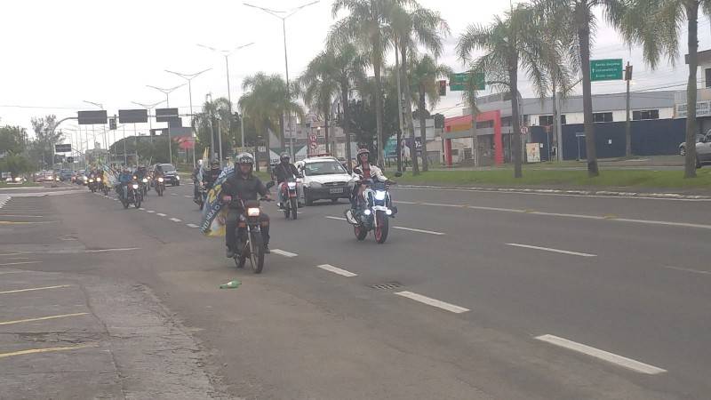 Apoiadores de Bolsonaro fazem carreata em Criciúma — foto 6