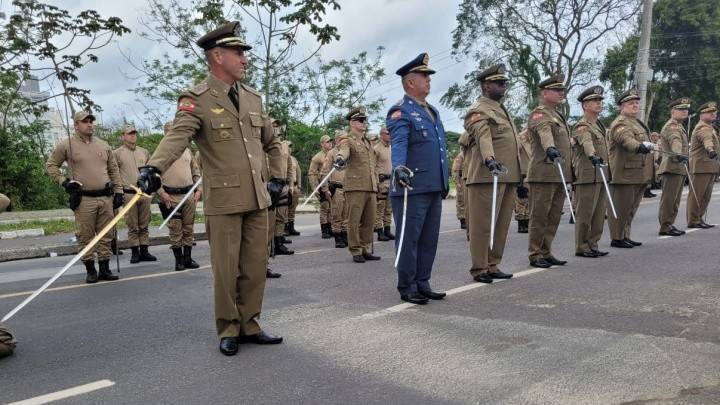 Cabo Esmeraldino é homenageado em solenidade de aniversário do 8º CRPM — foto 2