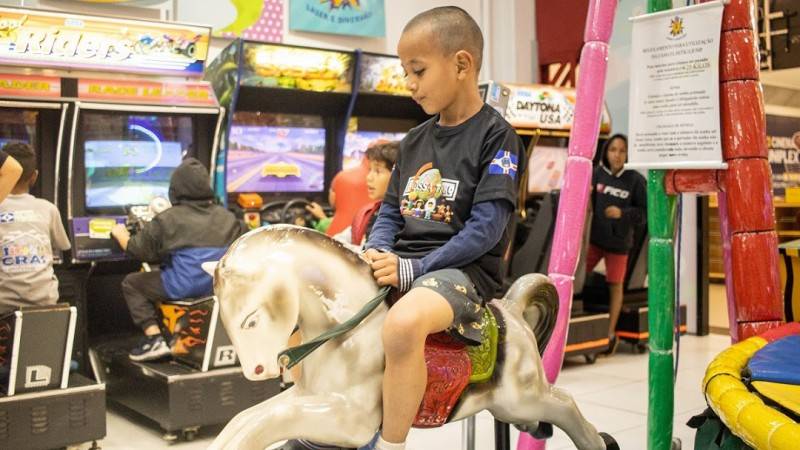 Acolhidos do Cras de Nova Veneza têm tarde especial no Criciúma Shopping — foto 1