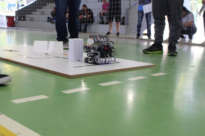 Equipes do Colégio Satc disputam etapa nacional da Olimpíada Brasileira de Robótica — foto 2