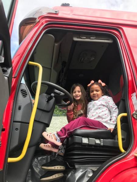 Crianças da Educação Infantil recebem visita do Corpo de Bombeiros, em Urussanga — foto 1