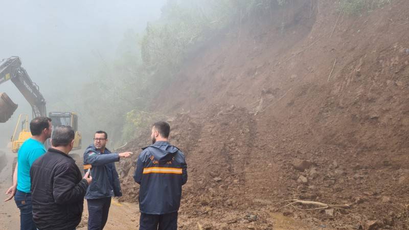 Serra do Rio do Rastro segue interditada por conta de alto risco de deslizamentos — foto 1