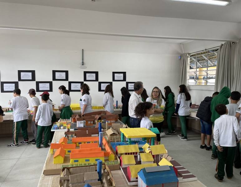 Alunos de Maracajá recriam a própria escola em maquetes — foto 14